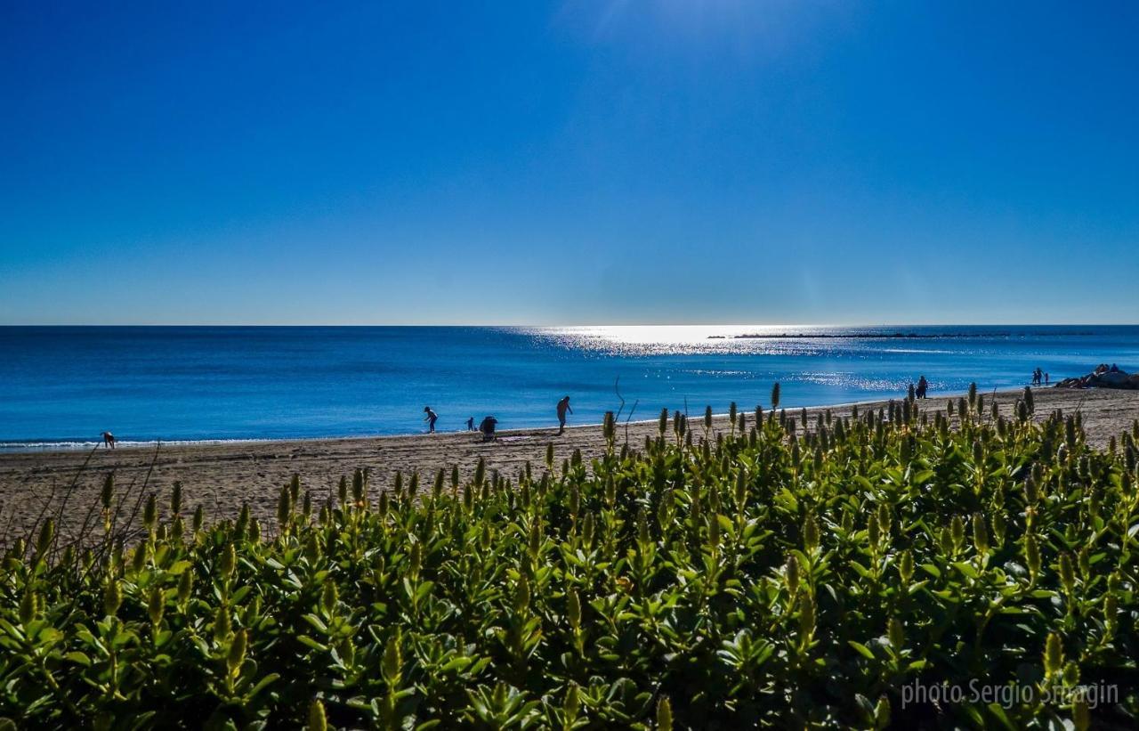137 Minerva Apartamentos - Vista Al Mar - Piscina Y Playa - Cercano A Tren, Restaurantes Y Tiendas Benalmádena Eksteriør billede